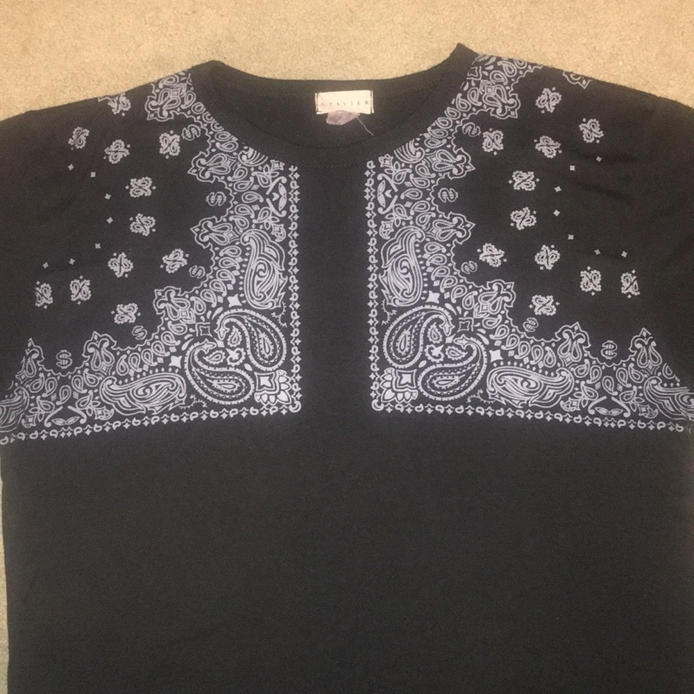 Men’s Rue 21 Black Paisley T-Shirt Large
